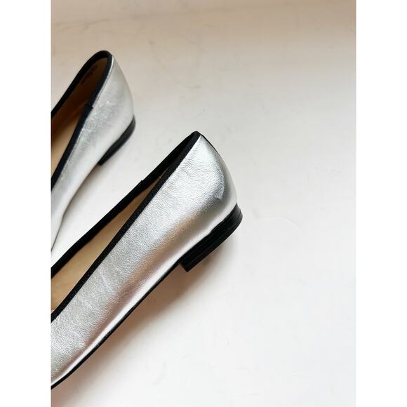NWOB Ann Taylor Cap Toe Silver Metallic Ballet Flat Black 8.5 - Picture 3 of 5